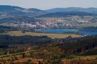 Pohled na Horní Planou z rozhledny Moldaublick